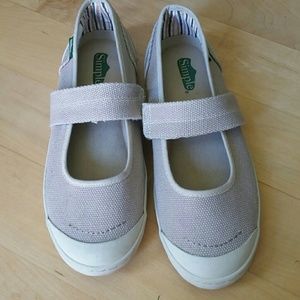 Simple slip-on tan shoes