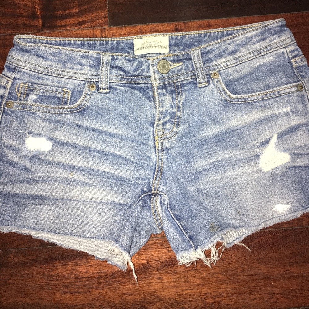 Aēropostale light wash, distressed blue jeans