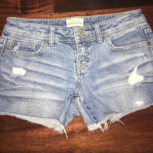 Aēropostale light wash, distressed blue jeans
