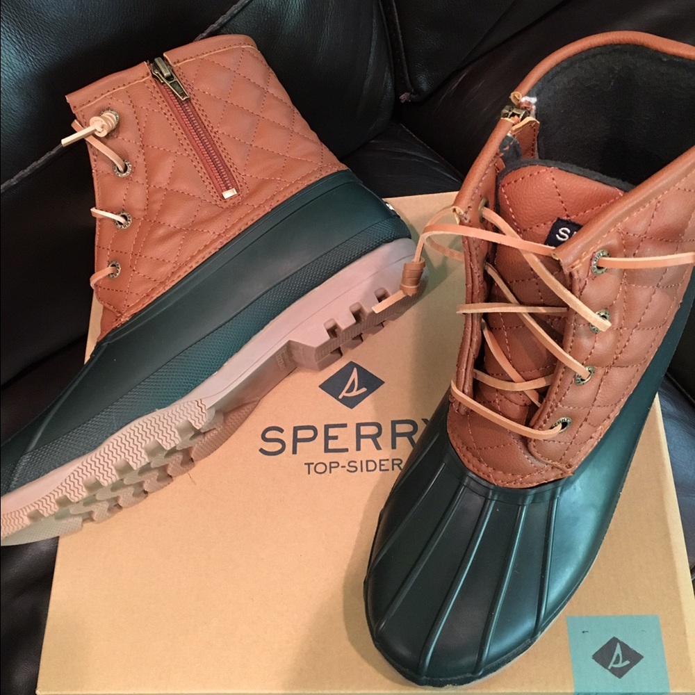 Sperry boots NEVER WORN