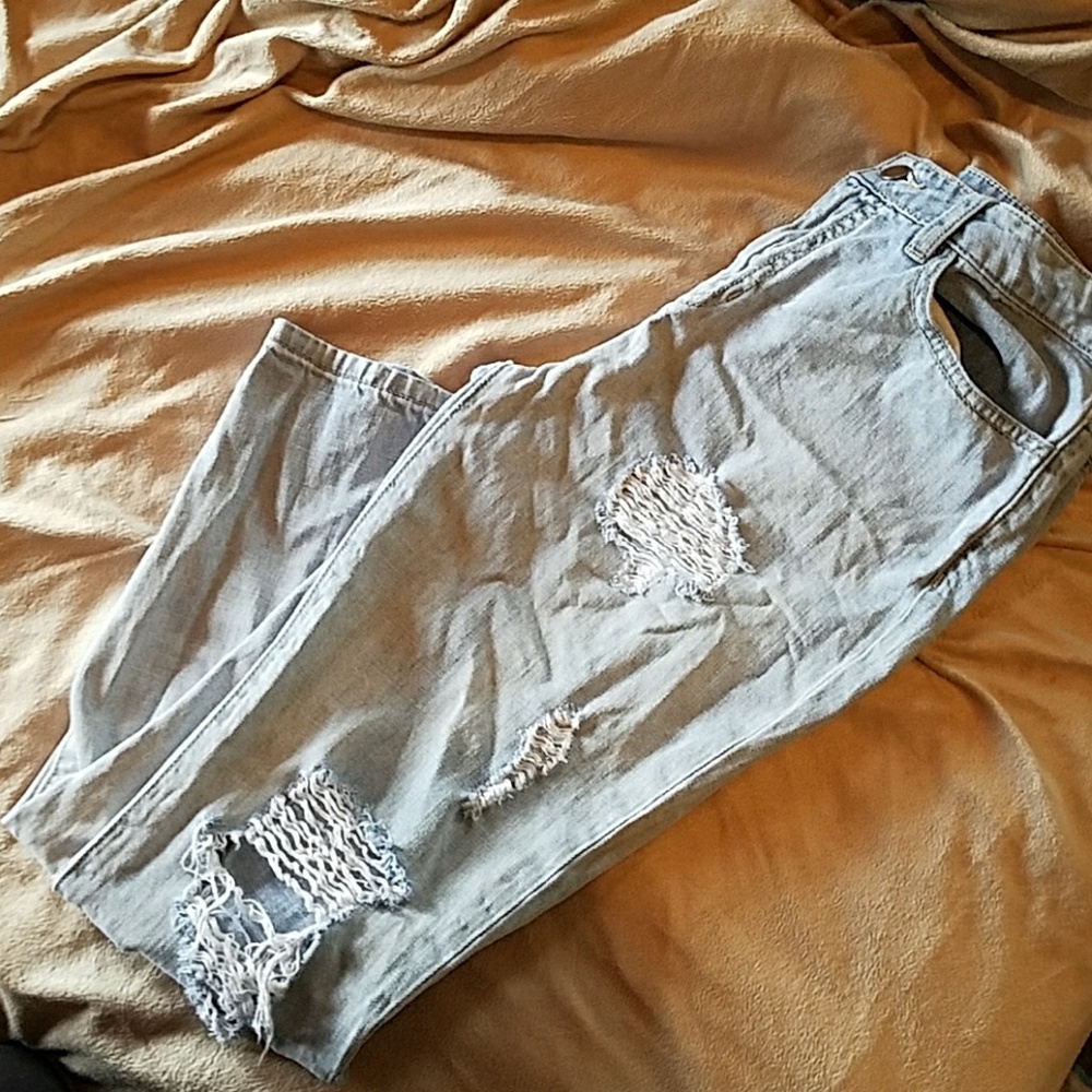 Forever 21 distressed boyfriend jeans