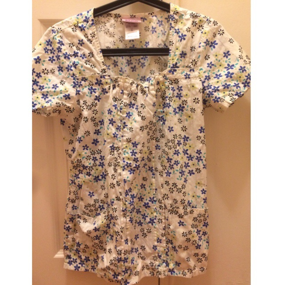 Women's scrub top