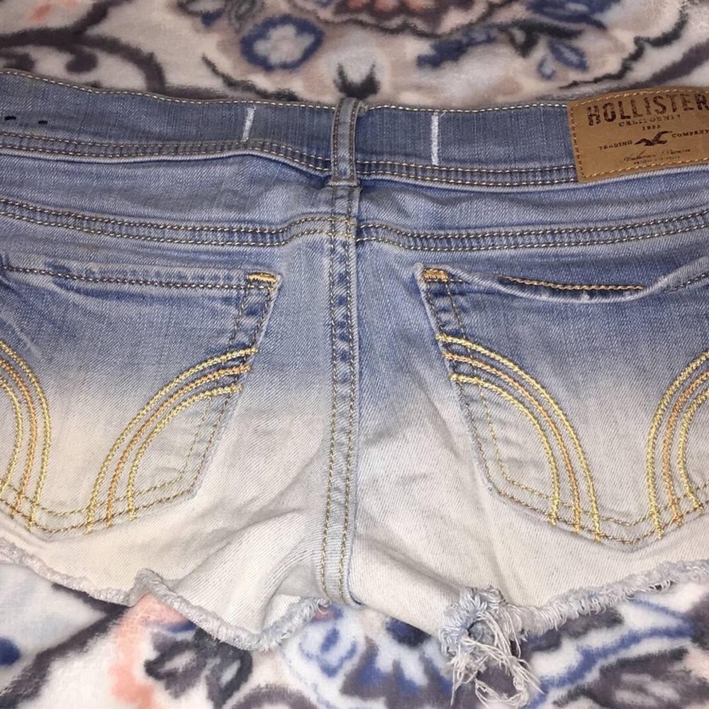 Hollister shorts size 0