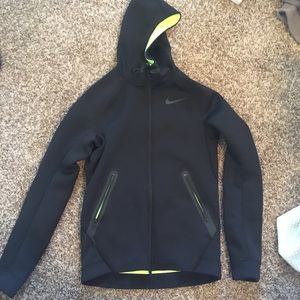 Nike Shield Men's Black Therma-Fit Hooded Jacket