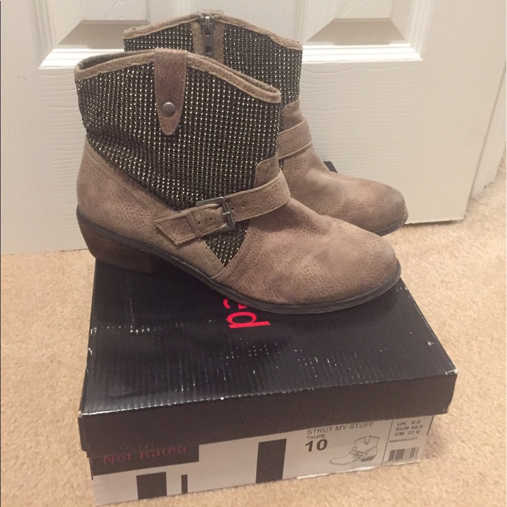 *RESERVED FOR CINDY* Rhinestone buckle boots