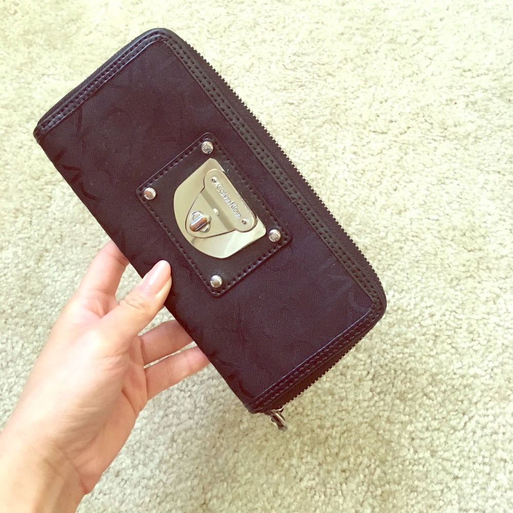 Black wallet (Calvin Klein)