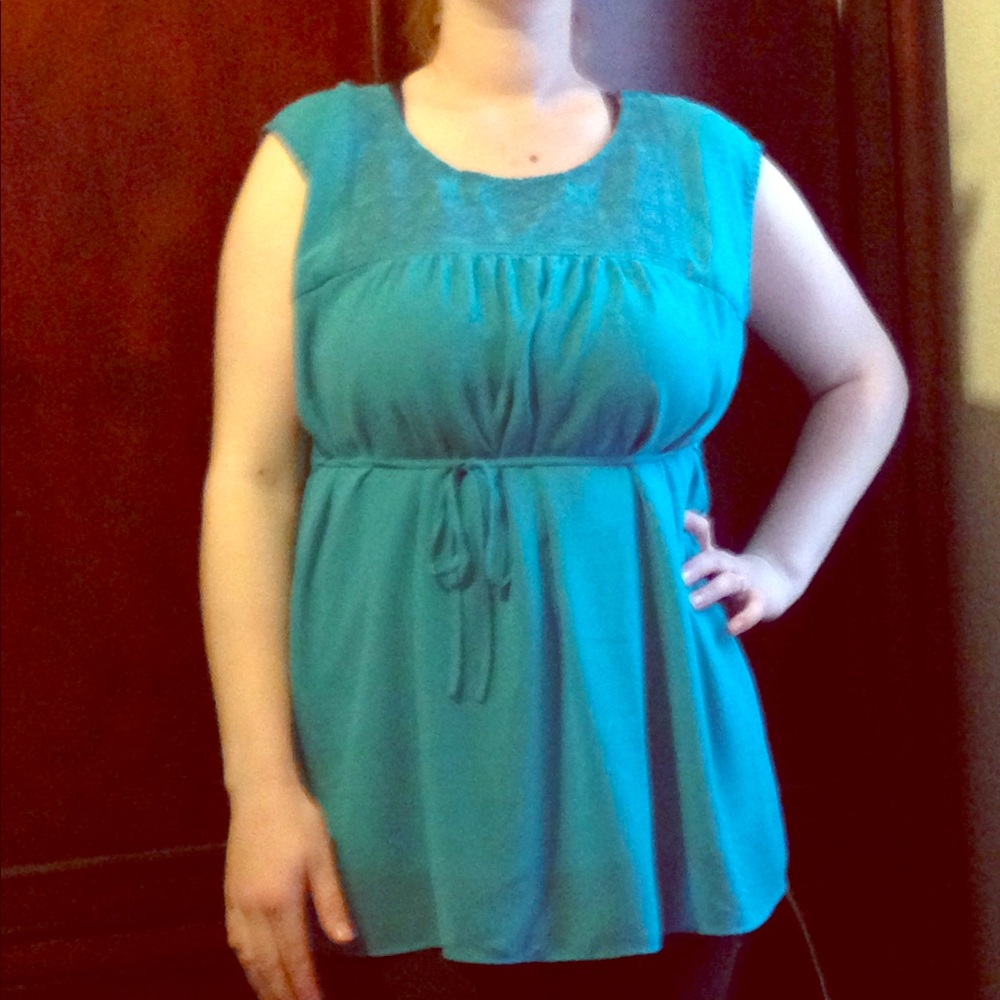 Sleeveless "Motherhood" Maternity Blouse