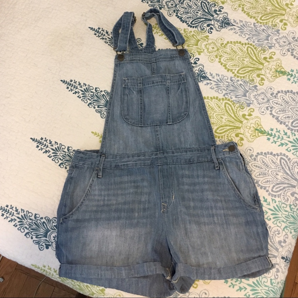 Old Navy Denim Short Overalls - Medium