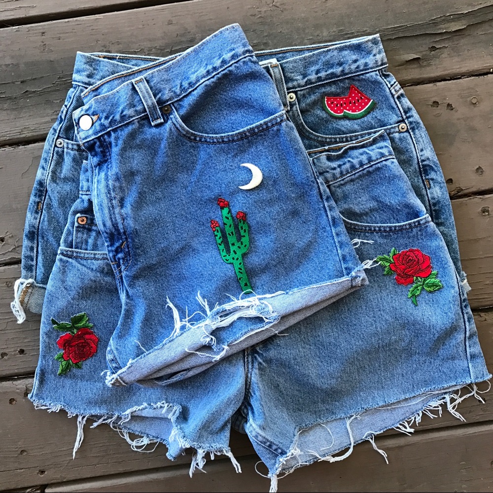 COMING SOON! Levi's embroidered shorts