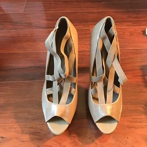 Aldo size 36 heals