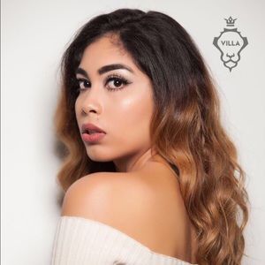 Meet your Posher, Naima