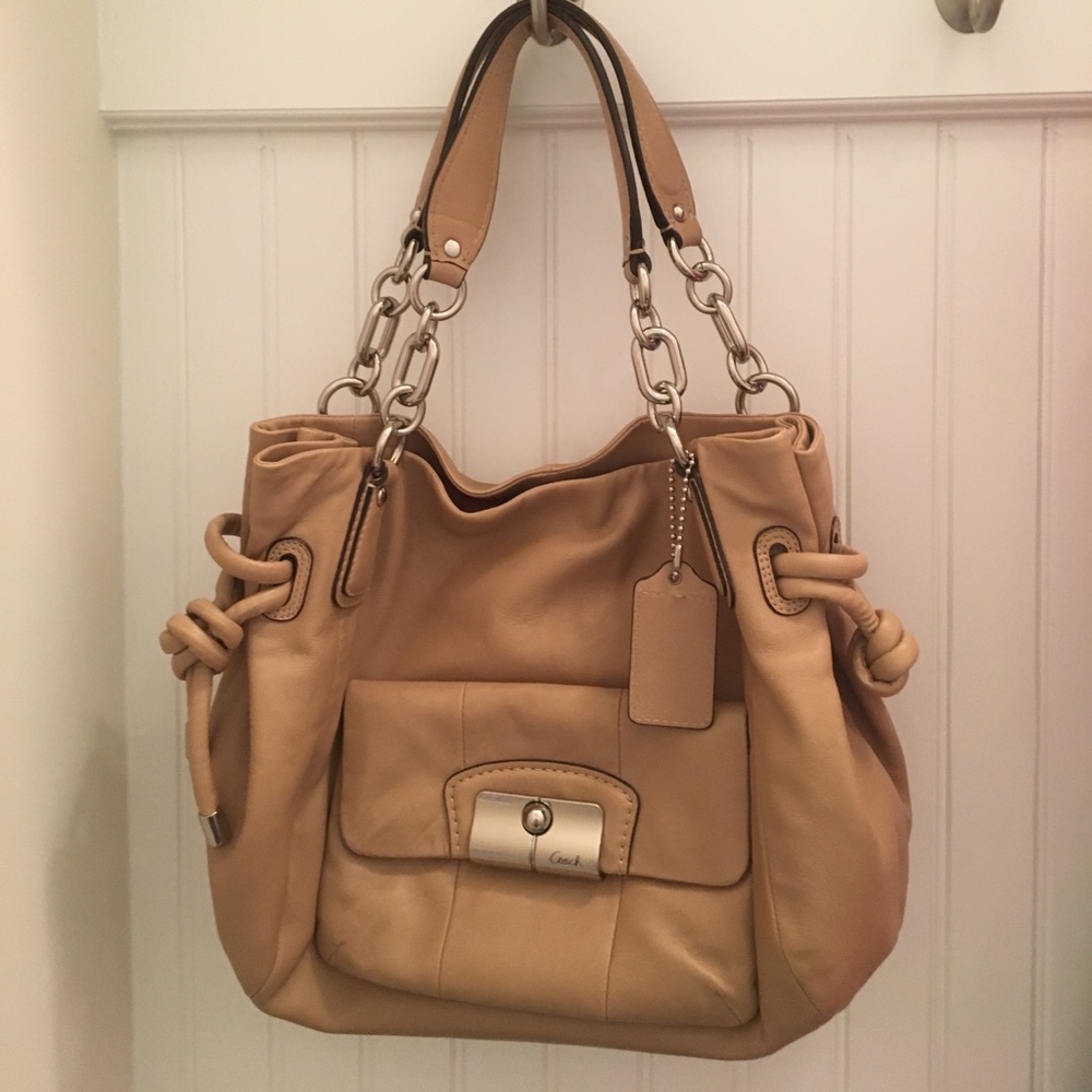 Tan Coach bag with chain accent straps - Picture 4 of 8
