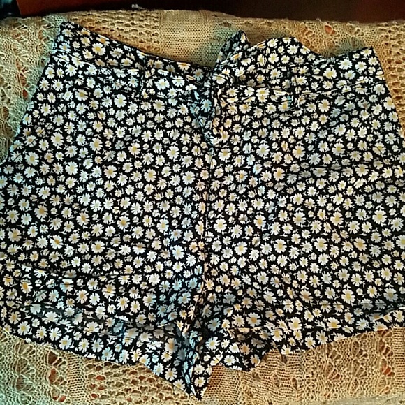 Sunflower shorts - Picture 1 of 3