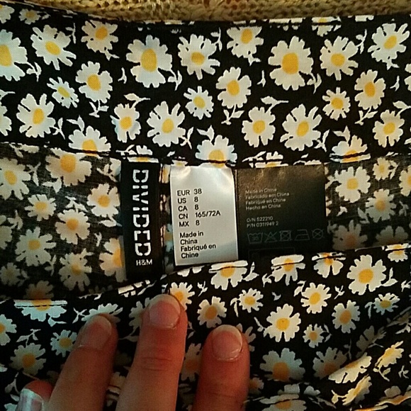 Sunflower shorts - Picture 2 of 3