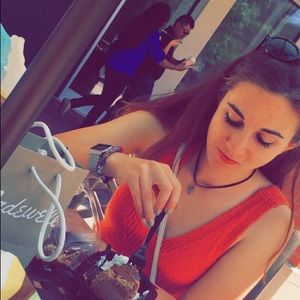 Meet your Posher, Annie