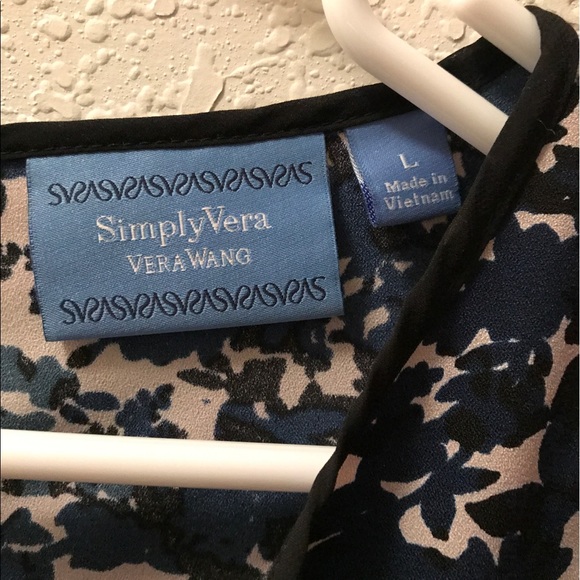 Simply Vera Floral Dress - Picture 2 of 3