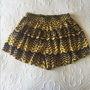 GLAM - Patterned Flowy Shorts