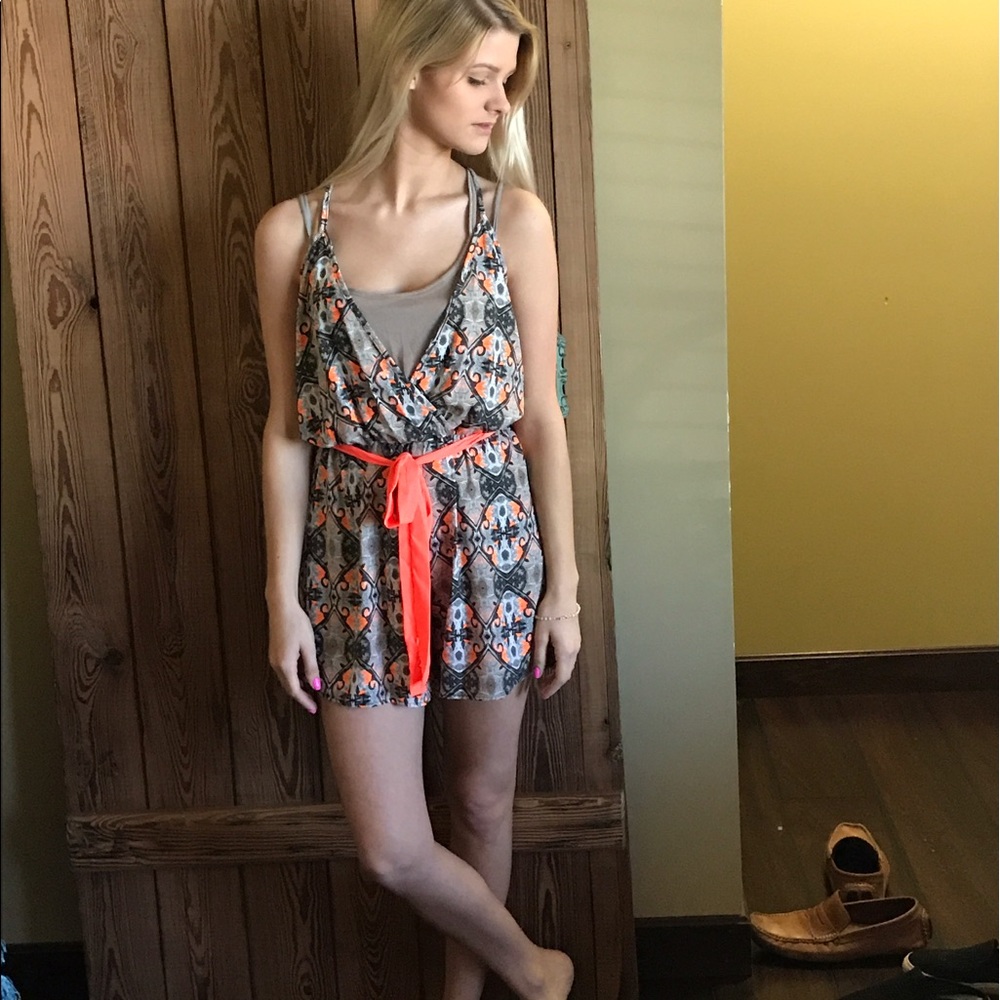 Cute romper - Picture 2 of 3