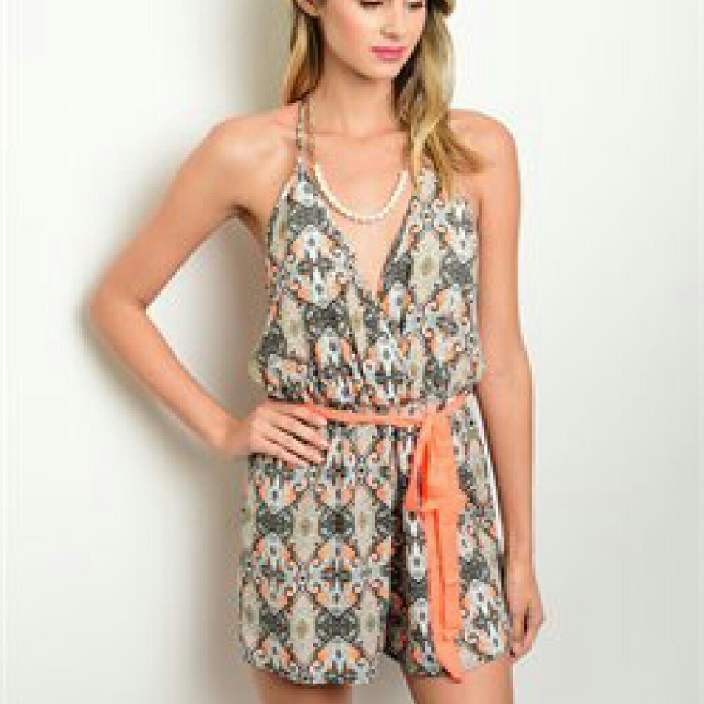 Cute romper - Picture 3 of 3