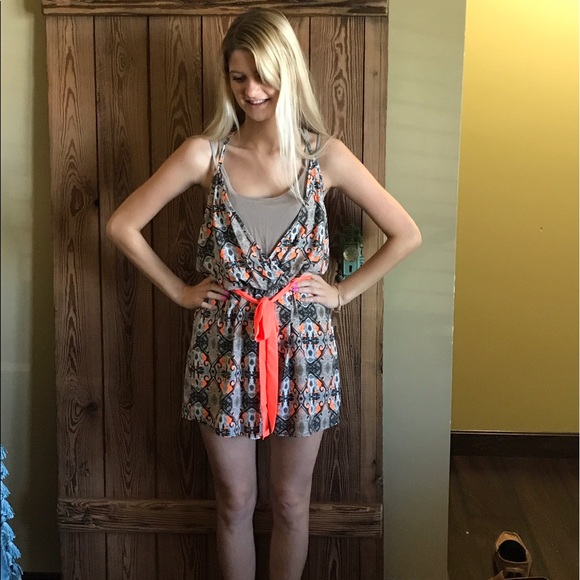 Cute romper - Picture 1 of 3