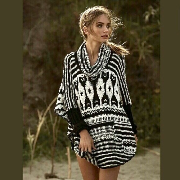 Free People Sweaters - Free People boho beach poncho pullover