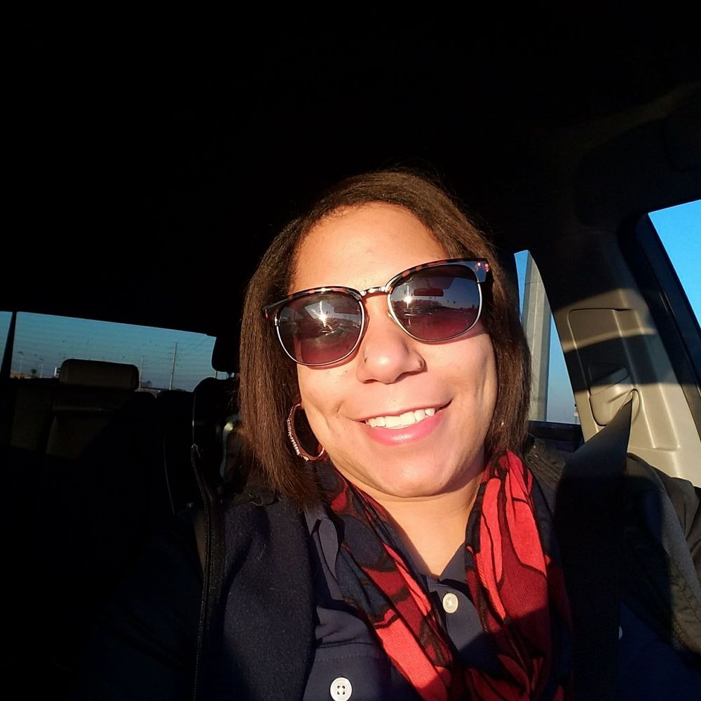 Meet your Posher, Kendra