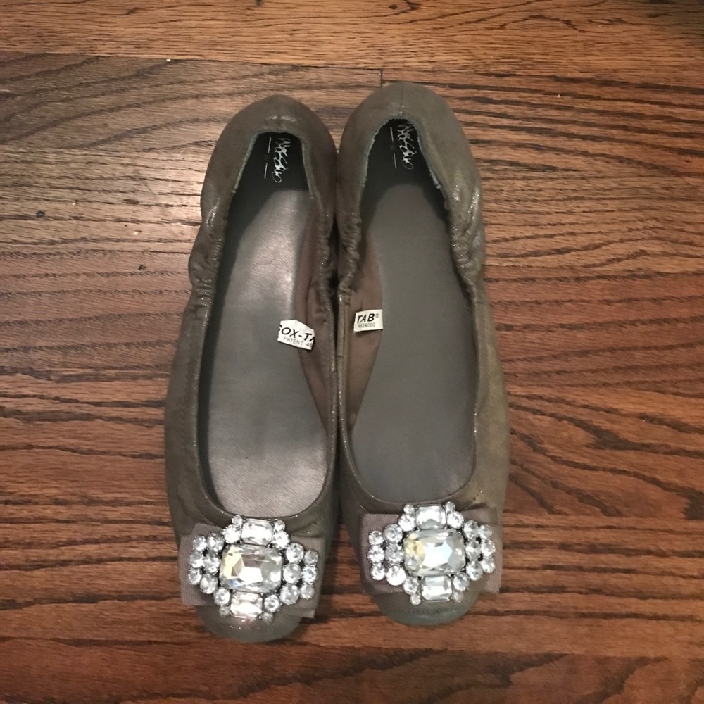 pewter/silver flats