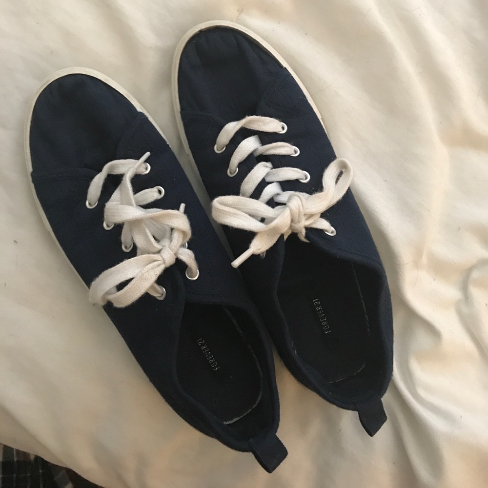 Forever 21 navy blue van type sneakers