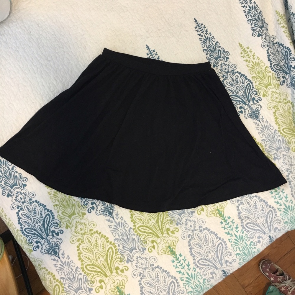Old Navy Black Circle Skirt - Small