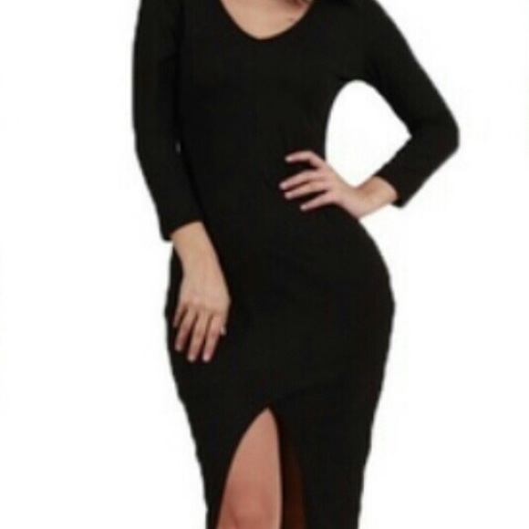 Dresses & Skirts - Gorgeous Formfitting Dress