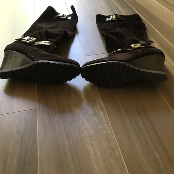 Michael Kors "Norma" suede boot - Picture 3 of 3