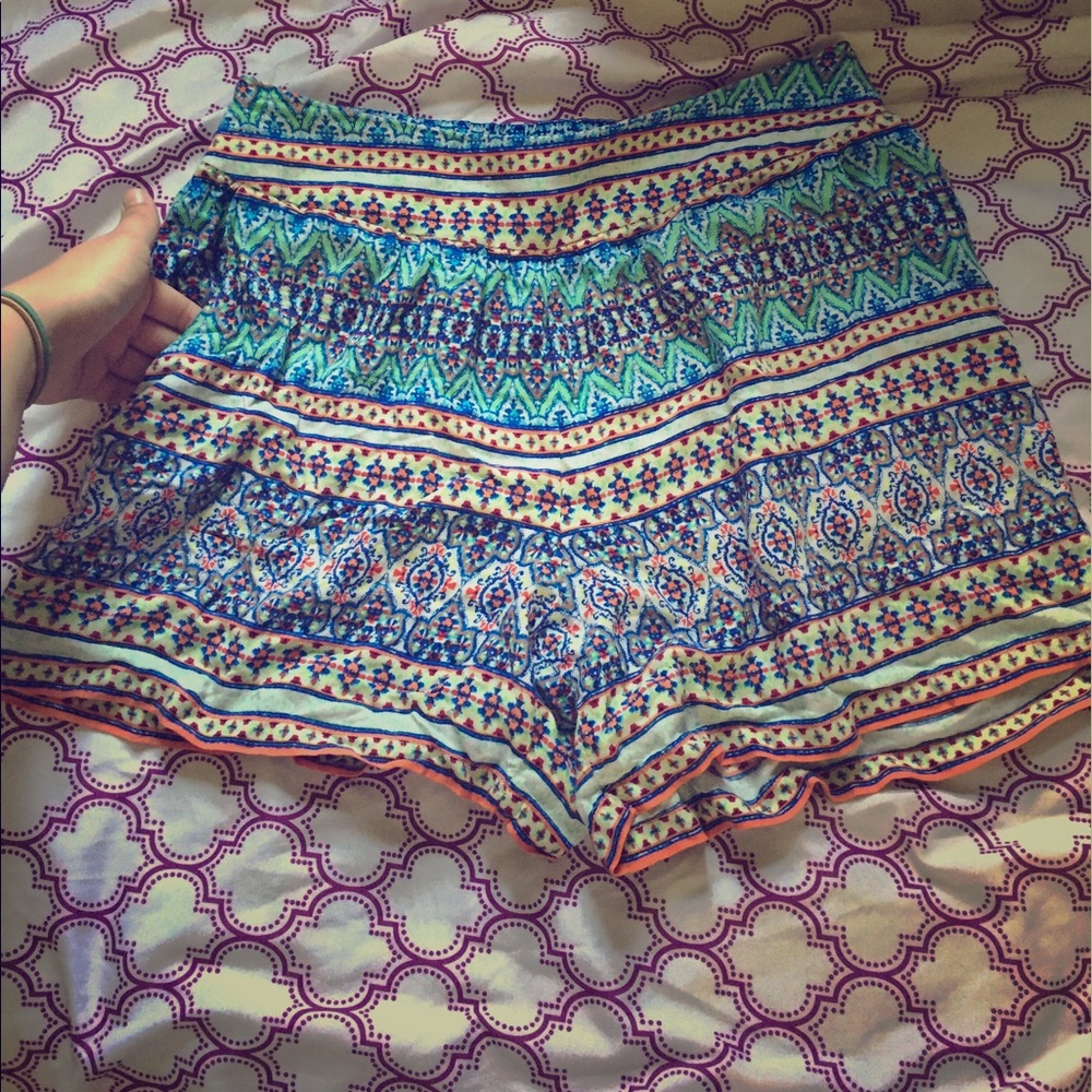 Bright tribal print soft short