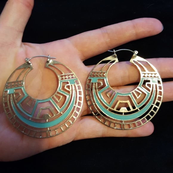 Large patterned earrings!!! - Picture 2 of 3