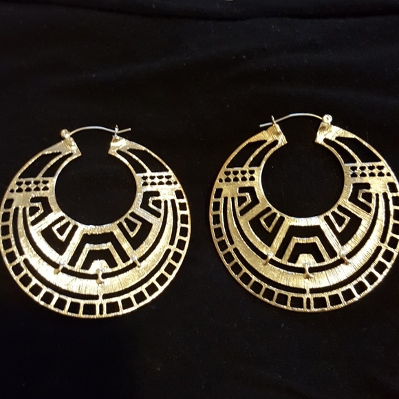 Large patterned earrings!!! - Picture 3 of 3
