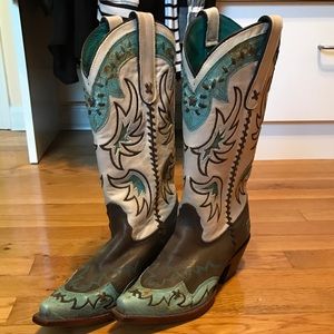 Women's size 6 Tony Lama boots.