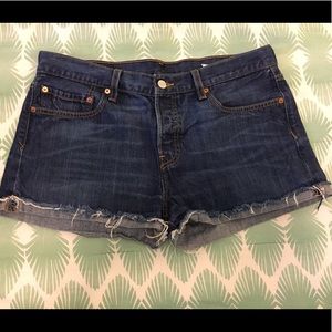 Levis denim cut-off shorts!