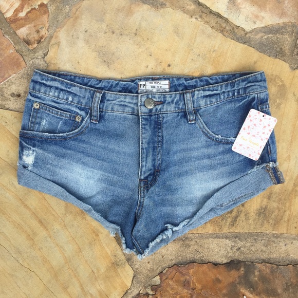 Free people denim booty shorts - Picture 1 of 3