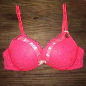Sexy little things vs bra Sexy little things vs bra