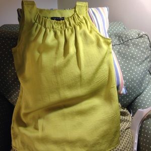 Chartreuse silky top