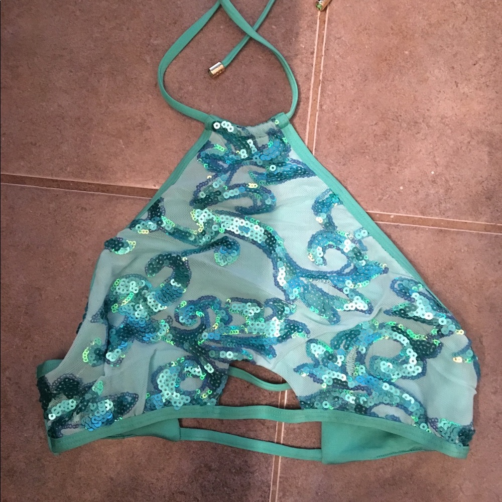 Brand new beach bunny bathing suit Top only