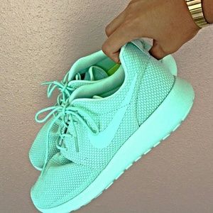 Meet your Posher, Kendra