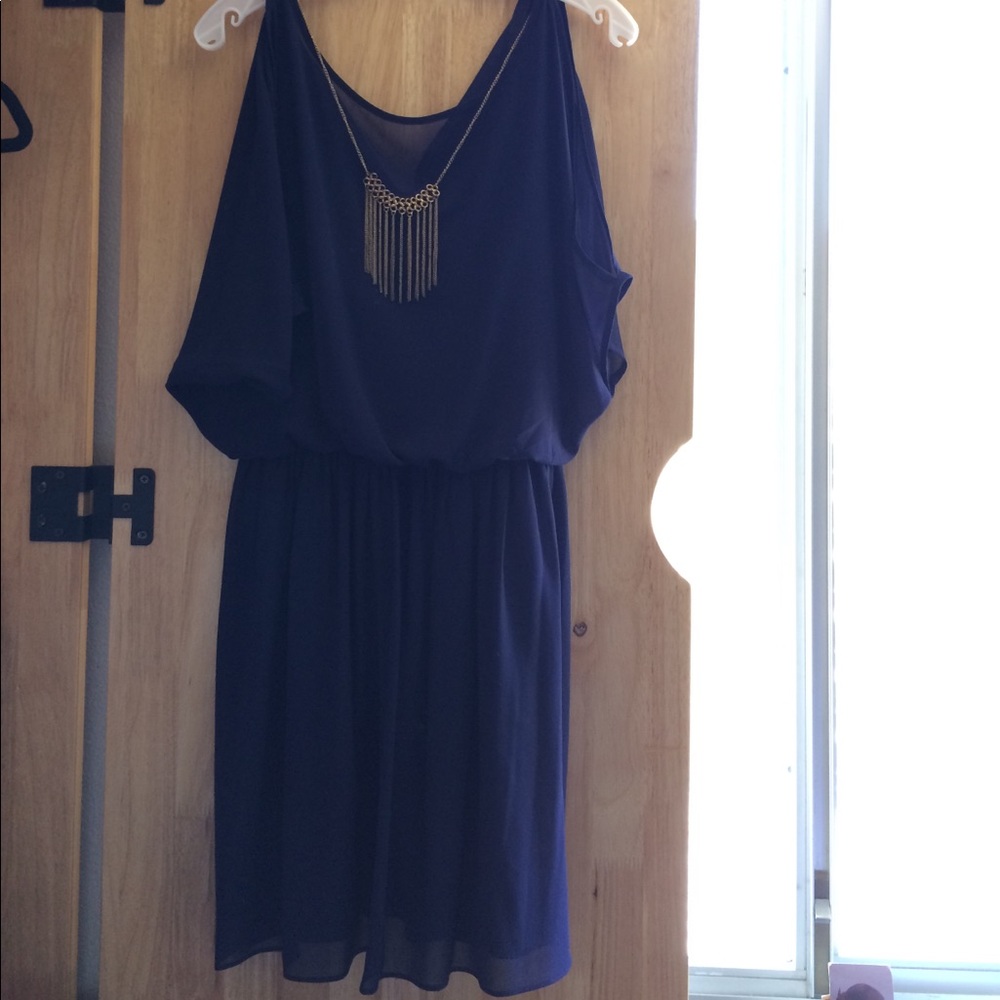 Shoulder less blue dress