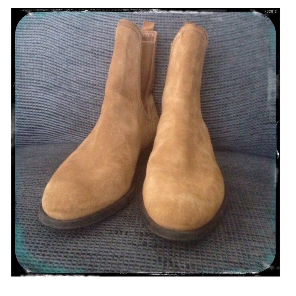 Antonio Melani light tan boots/booties