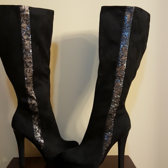 Jennifer Lopez Shoes - NWOT Jennifer Lopez Boots with Sequence