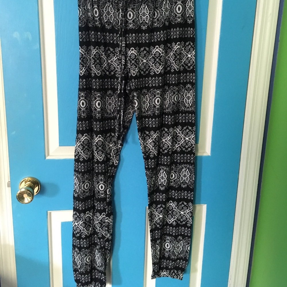 Black and white printed joggers