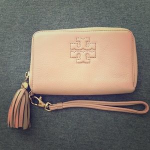Tory Burch Thea Zip Around Wristlet