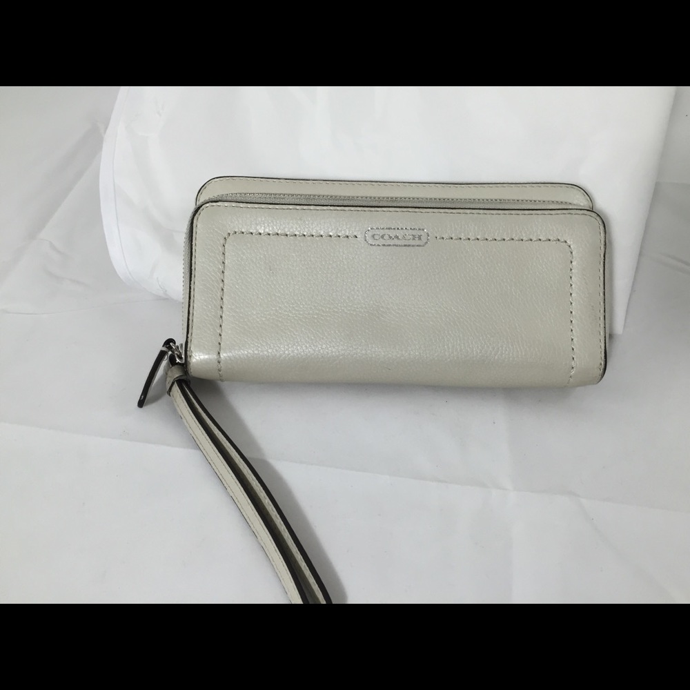 Coach Pebble Leather Zip Accordion Wallet Ivory