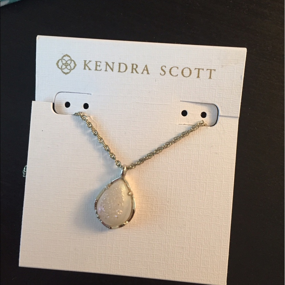 Kendra Scott Necklace