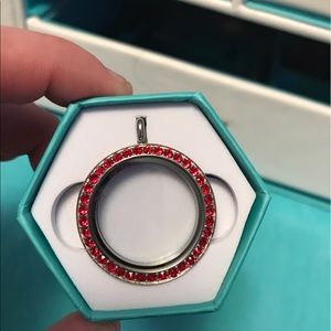 ORIGAMI OWL LARGE TWIST LOCKET