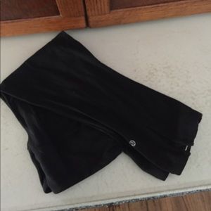 Lululemon cropped leggings with cutout
